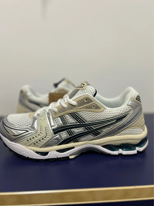 ASICS Gel-Kayano 14 taille 39.5