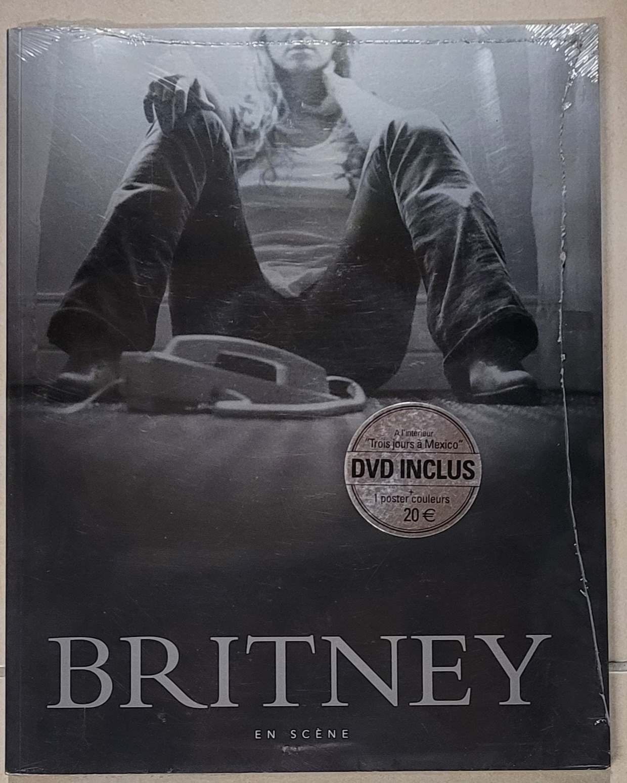 BRITNEY SPEARS - Stages / Livre + DVD + Poster Neuf sous blister