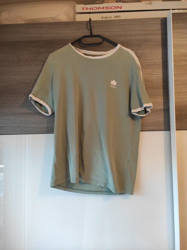 Tee shirt