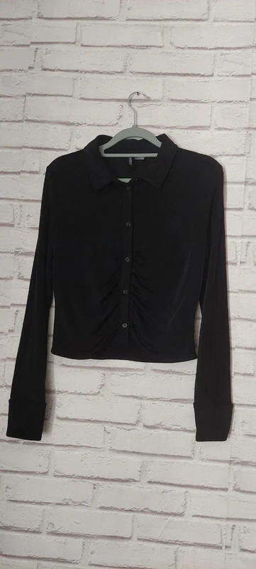 Ensemble noir – Pantalon fluide & haut manches longues chic