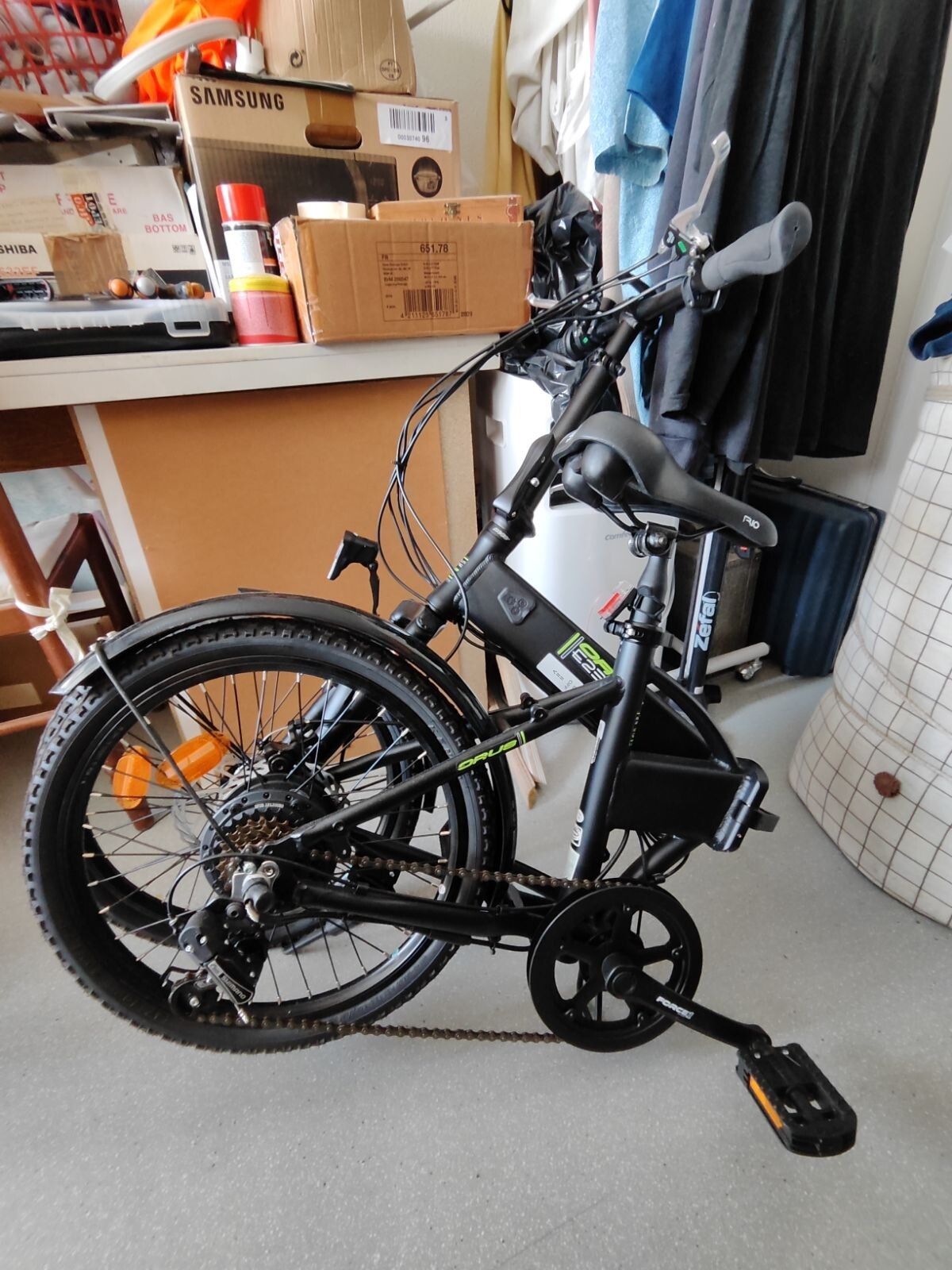 Vélo _électrique_ pliant
