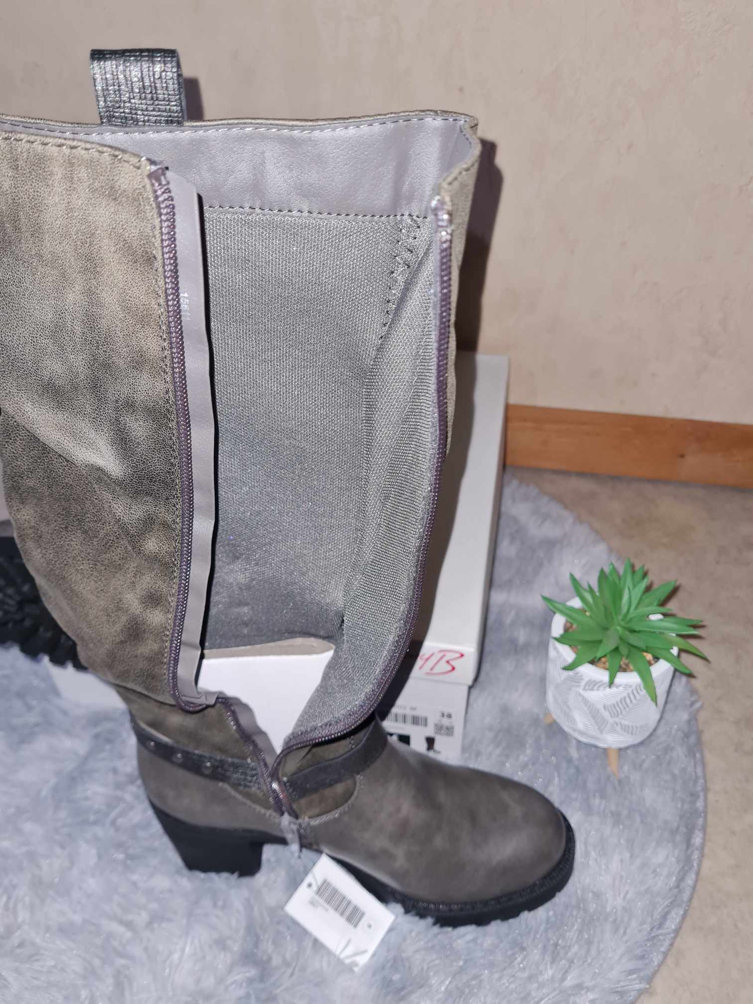 Bottes neuves femme pointure 38 - photo numéro 8