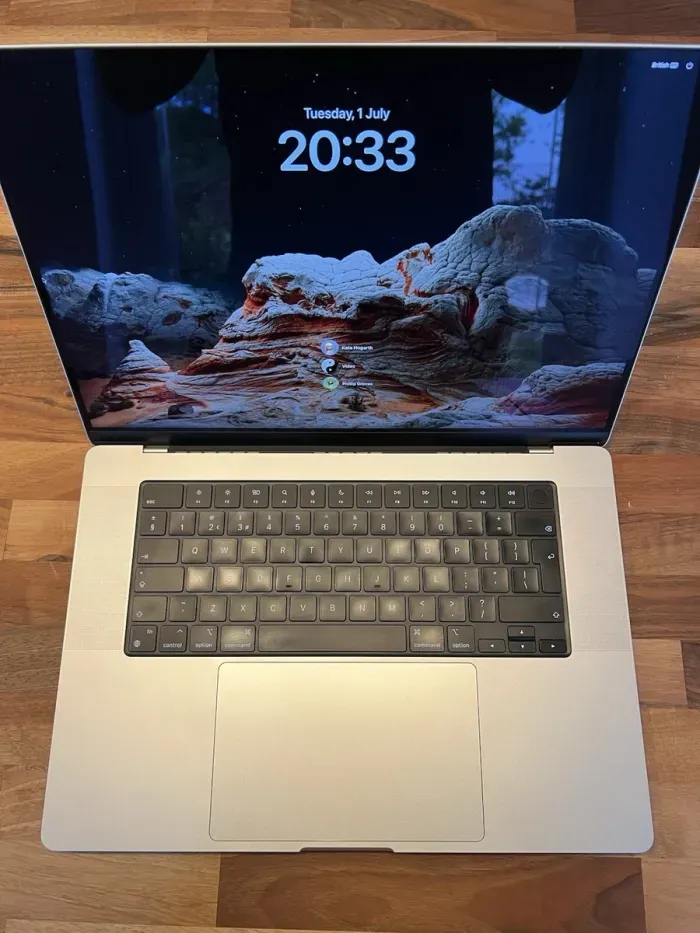 Apple MacBook Pro 16 pouces 2023 M2 Max 12 cœurs 32 Go RAM 1 To SSD en excellent état - photo numéro 3