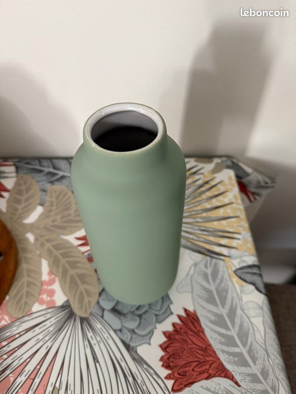 Vase en gré vert - photo numéro 3