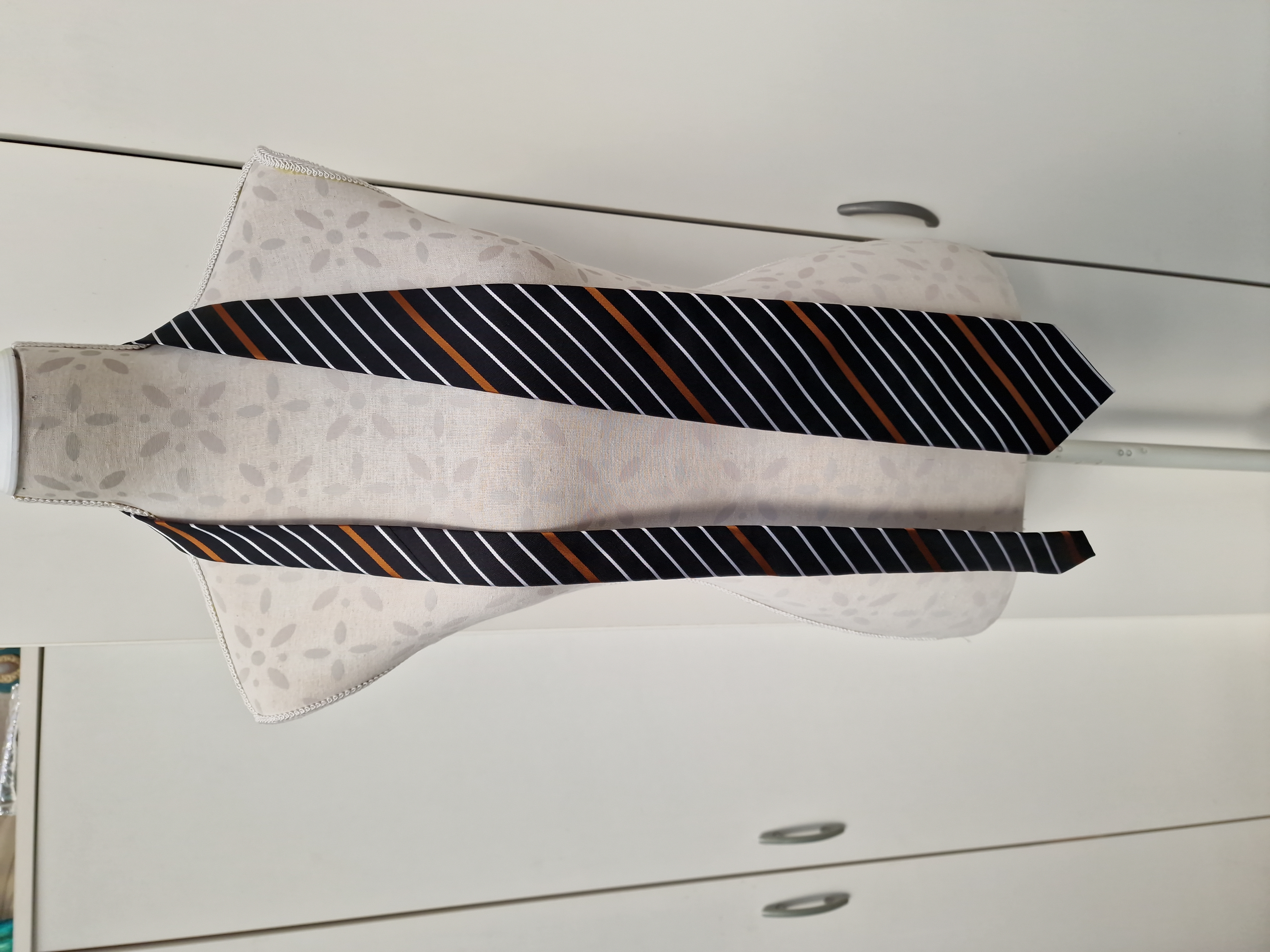Cravate Noir Rayures Blanc Marron