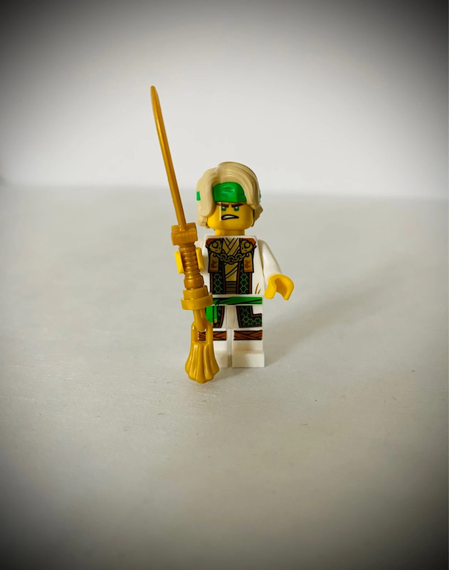 Minifigurine LEGO Ninjago NJO853 - Lloyd - Master Lloyd 2024 - Très bon état