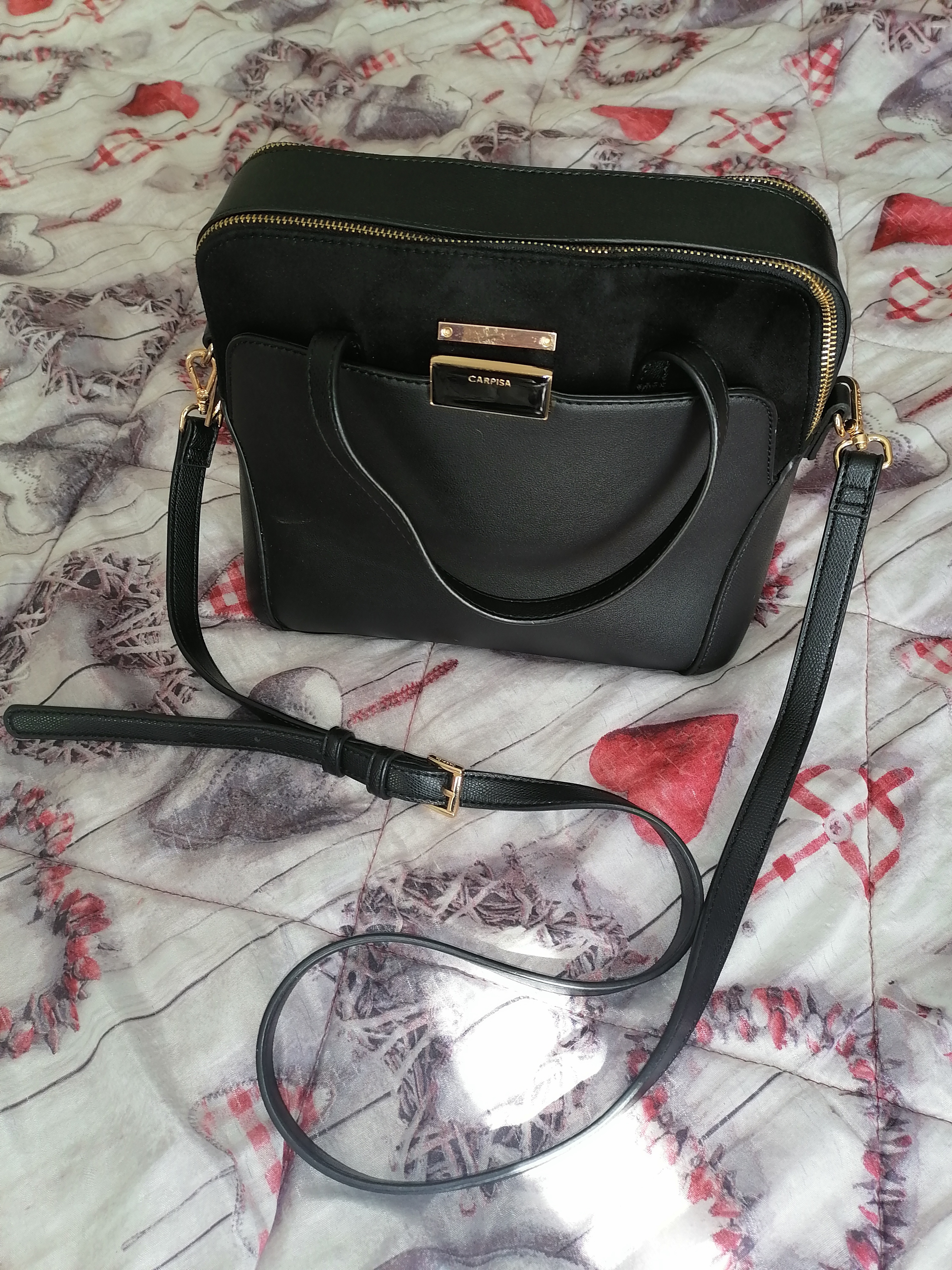 Sac à main & bandoulière en simili cuir et velours - noir avec details doré - Carpisa