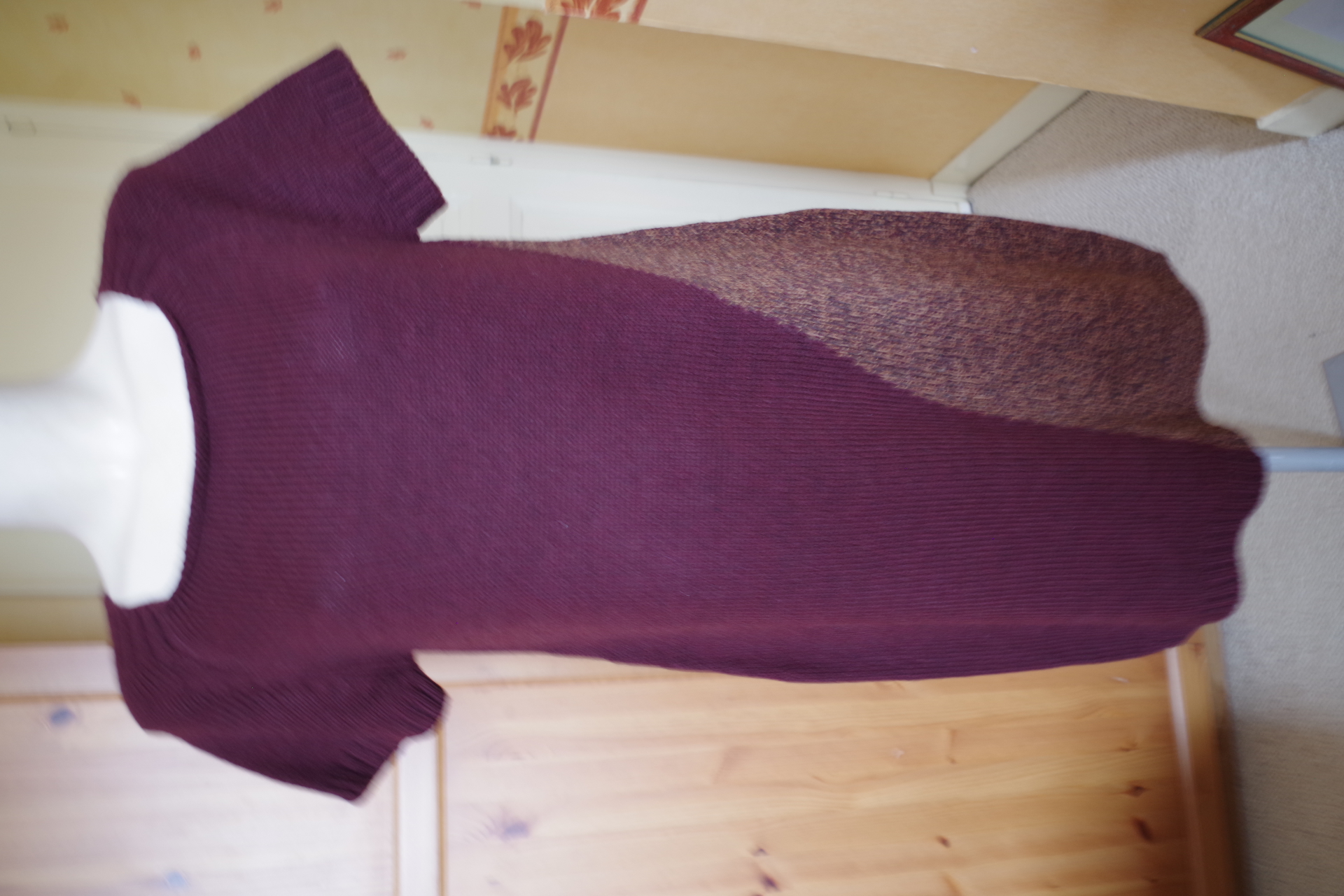 Robe pull bordeaux et camel La Fée Maraboutée T3