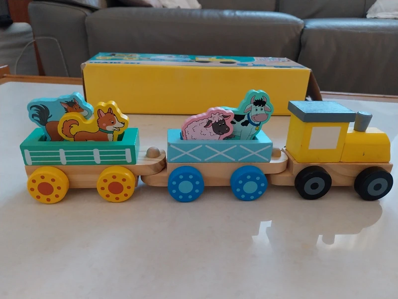 Train en bois / Mini Matters / comme neuf/ avec sa boite