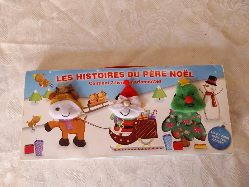 Livres : Les histoires du Père Noël / 3 petits livres marionnettes/ France Loisirs Traces d'usures.