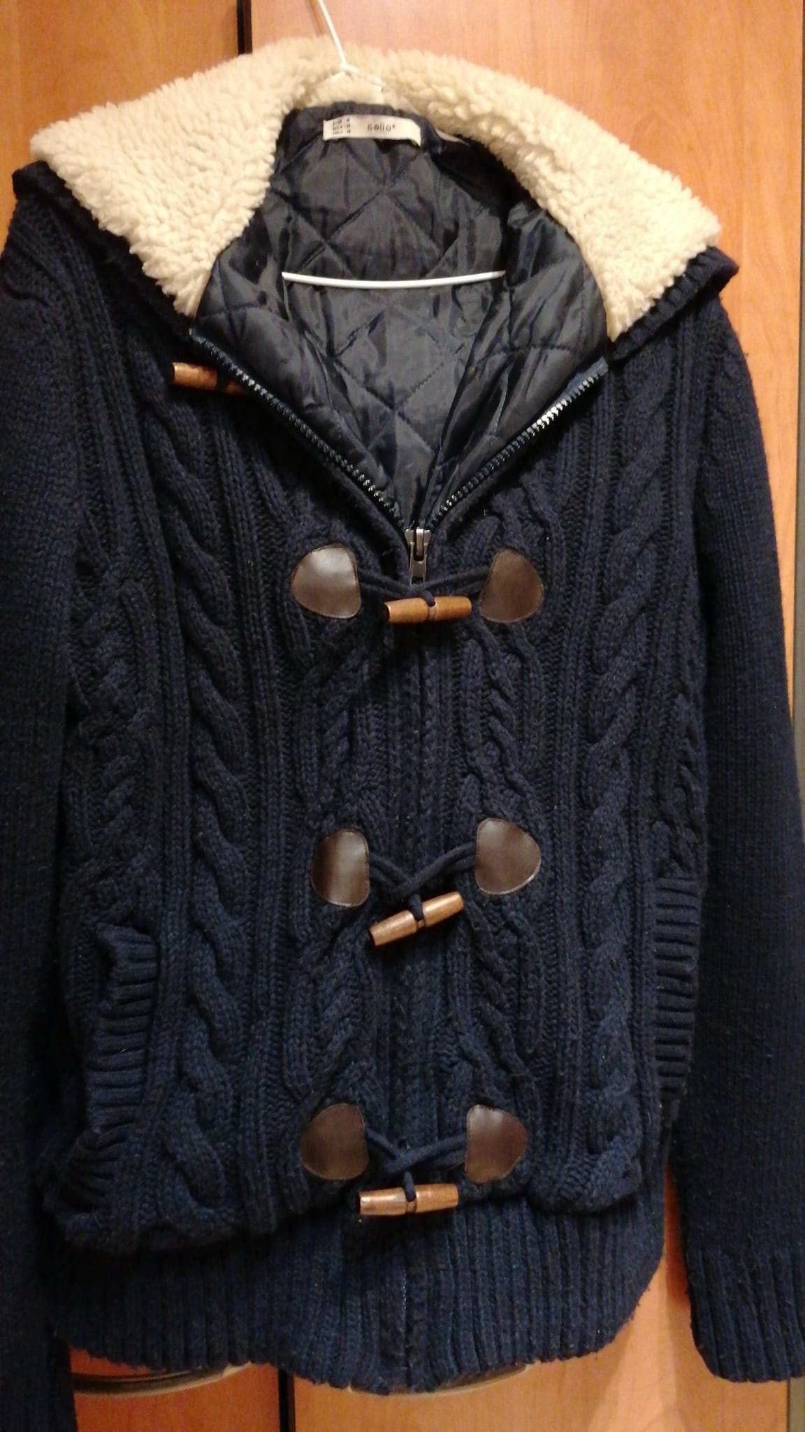 Veste en laine à capuche